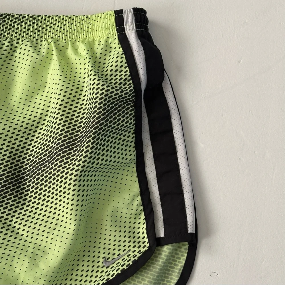 Nike Women’s Dri Fit Tempo Running Shorts Size Large